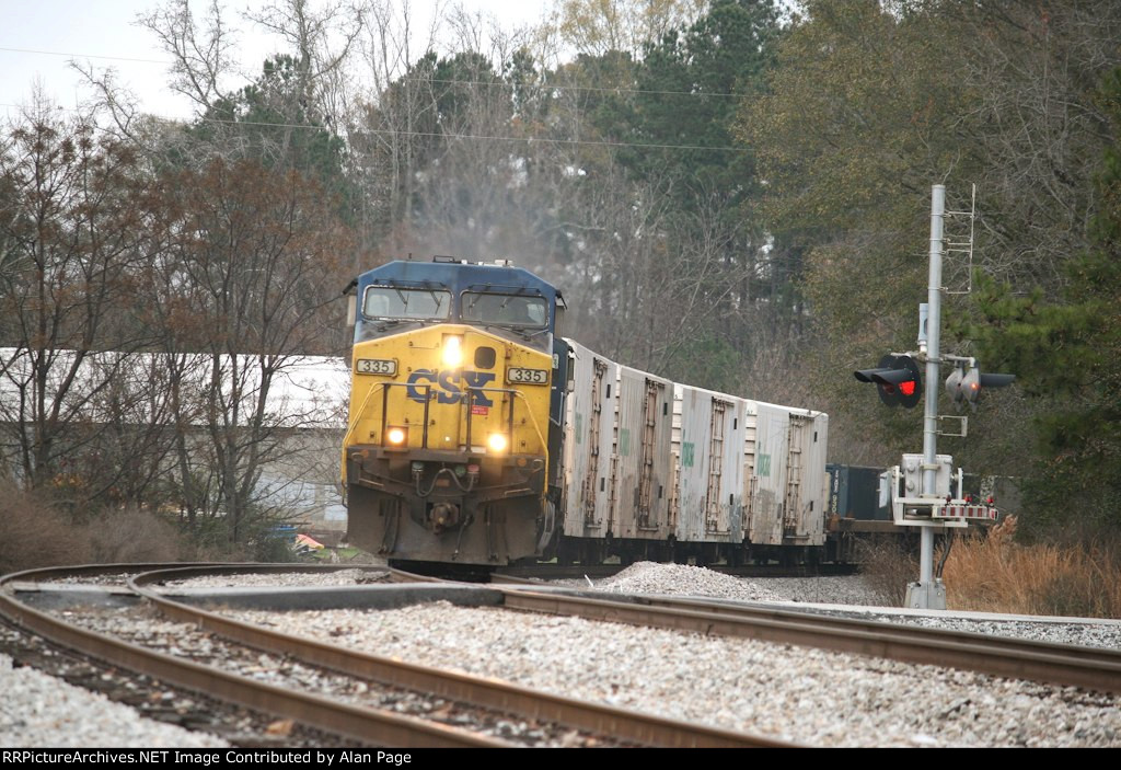 CSX 335 approaches Valleywood Road